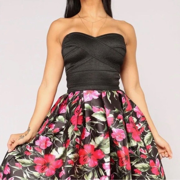 Black Bandage Tube Top Floral Skirt - Picture 4 of 6